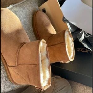 MENS classic mini UGGs boots size 9